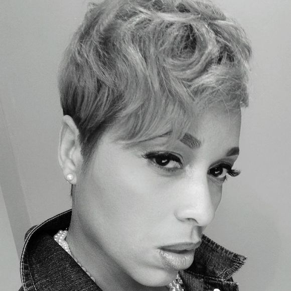 Meet your Posher, Shelia - Picture 1 of 1